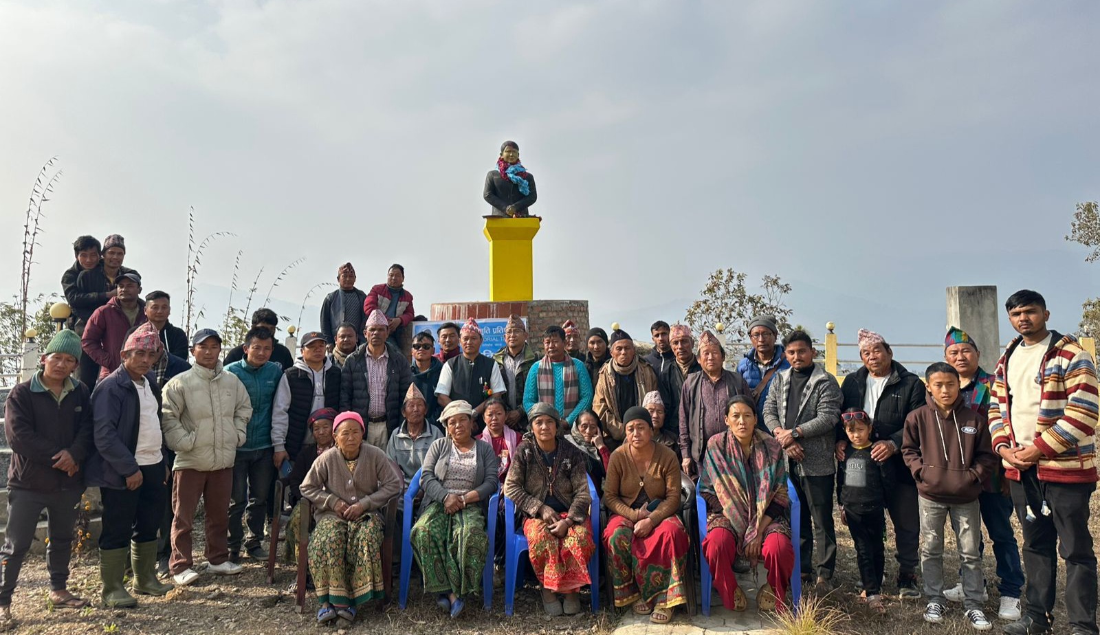 दिवङ्गत अनेरास्ववियुका नेता मिलन राईको प्रतिमा अनावरण